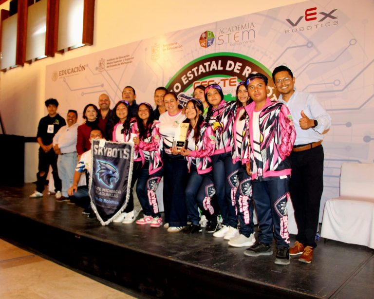 Estudiantes Cecytem logran galardón de excelencia en Torneo Estatal de Robótica