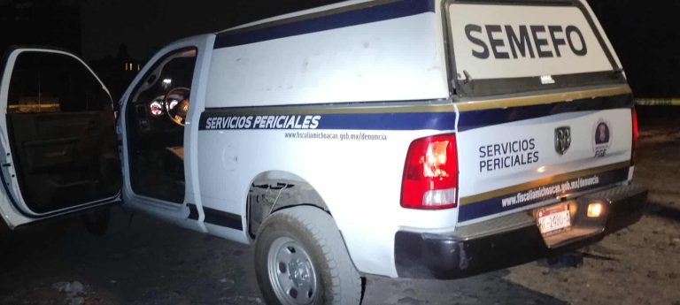 Motociclista muere tras ser embestido por un vehículo sobre la carretera Morelia-Salamanca