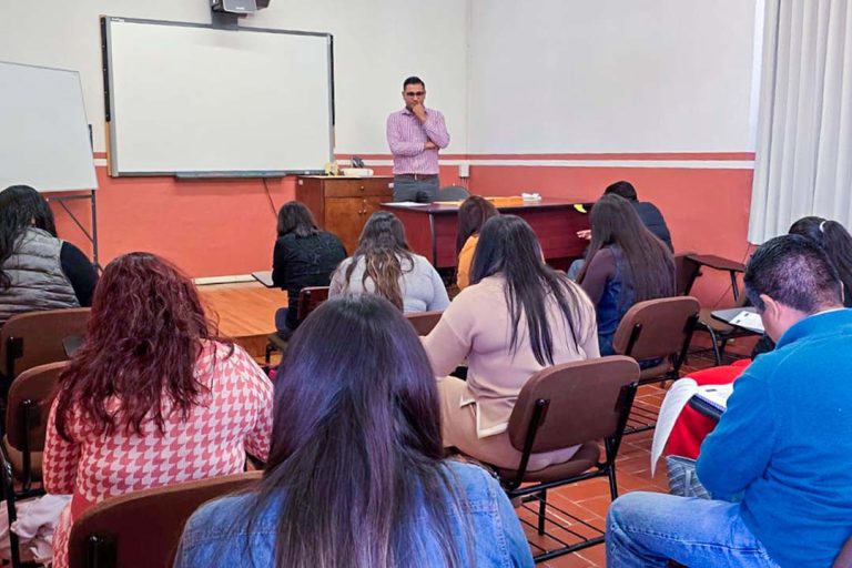 Participantes de Concurso de Oposición Abierto para el Cargo de Secretari de Acuerdos de Juzgado realizan examen teórico