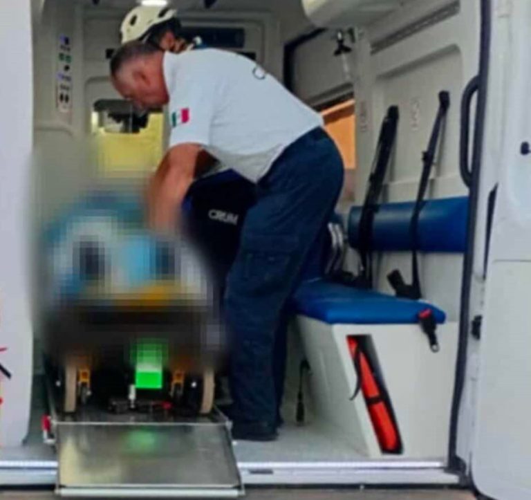 Vuelca patrulla en Ichaqueo; hay al menos cuatro oficiales heridos